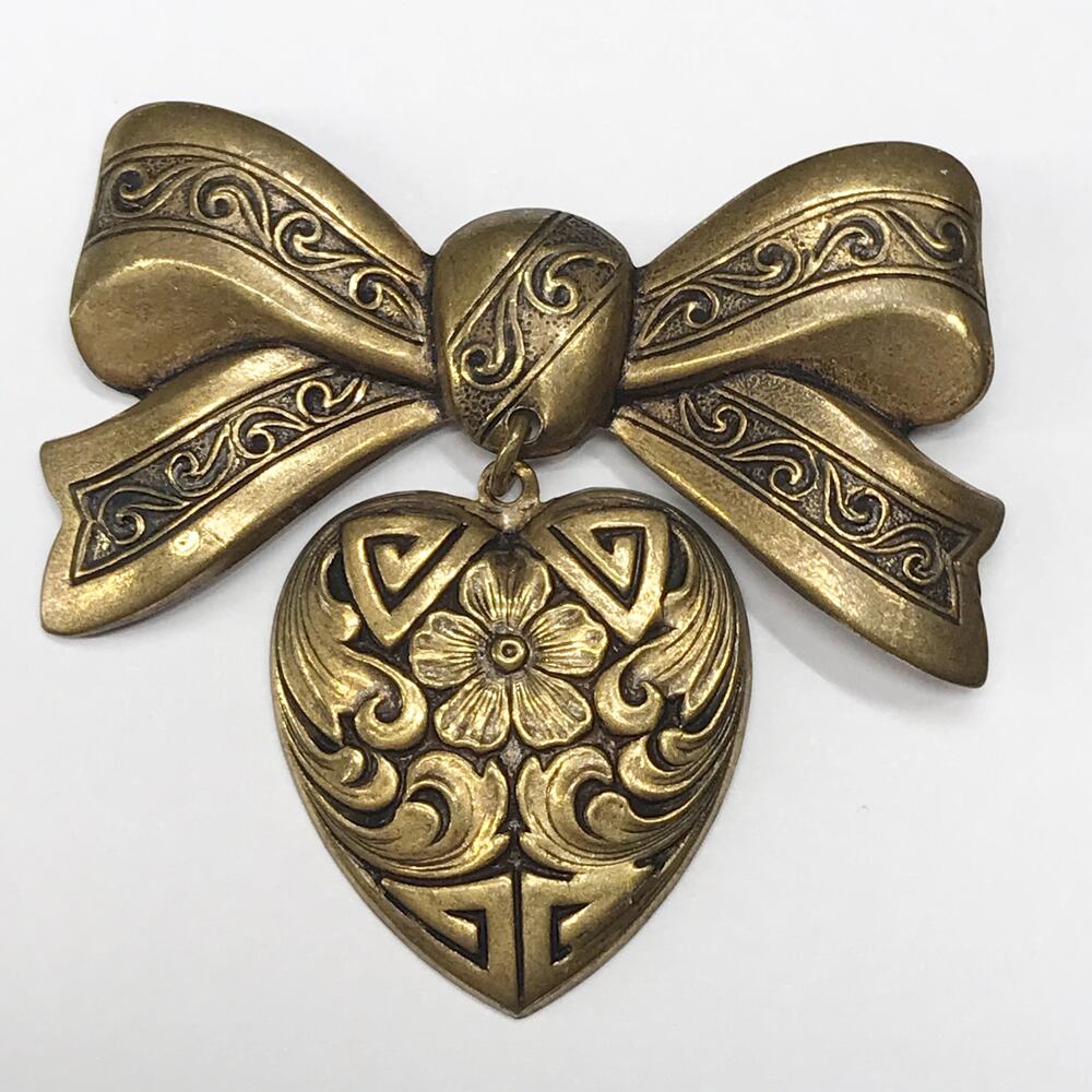 VTG 80s Victorian Brass Filigree Engraved Etched Ribbon Bow Drop Heart Brooch - Picture 1 of 9